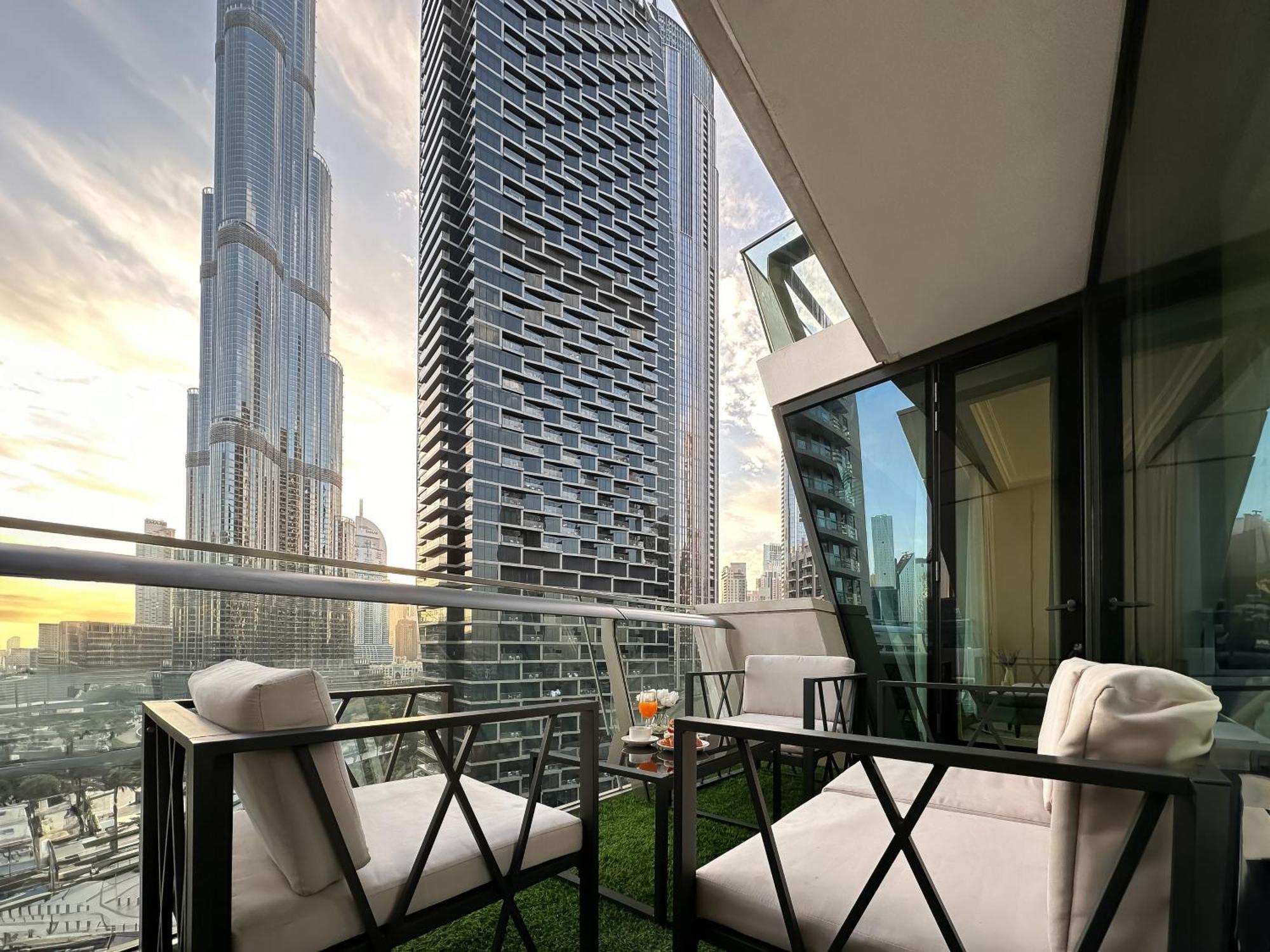 Urban Luxury 2Br With Spectacular Burj Khalifa View Apartment Dubai Exterior photo